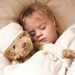 Первая помощь при травмах и ушибах головы у ребенка